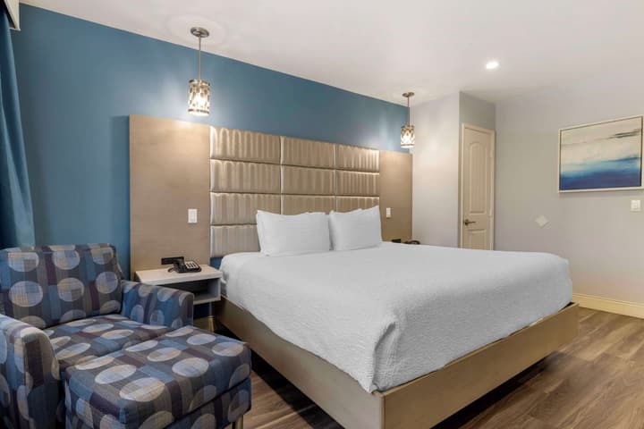 Best Western Orange Plaza