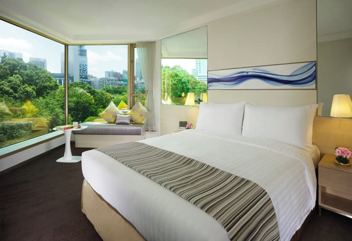 The Royal Pacific Hotel & Towers