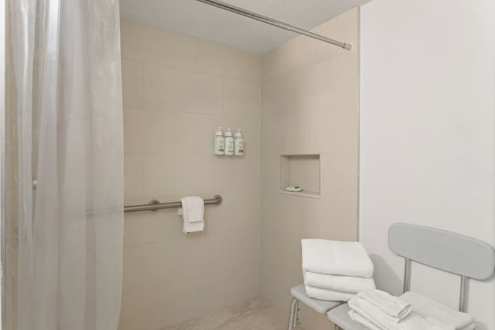 Baymont by Wyndham Orlando North Millenia