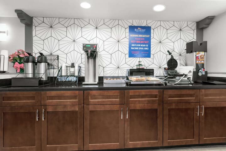 Baymont by Wyndham Austin University Area