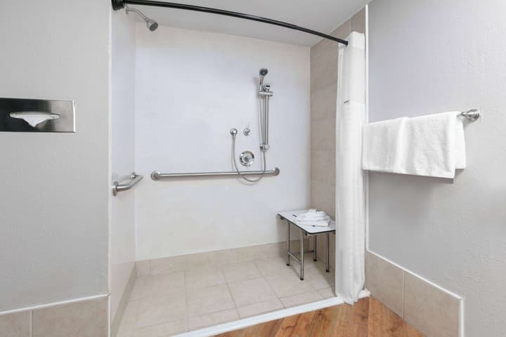 Baymont by Wyndham Austin University Area