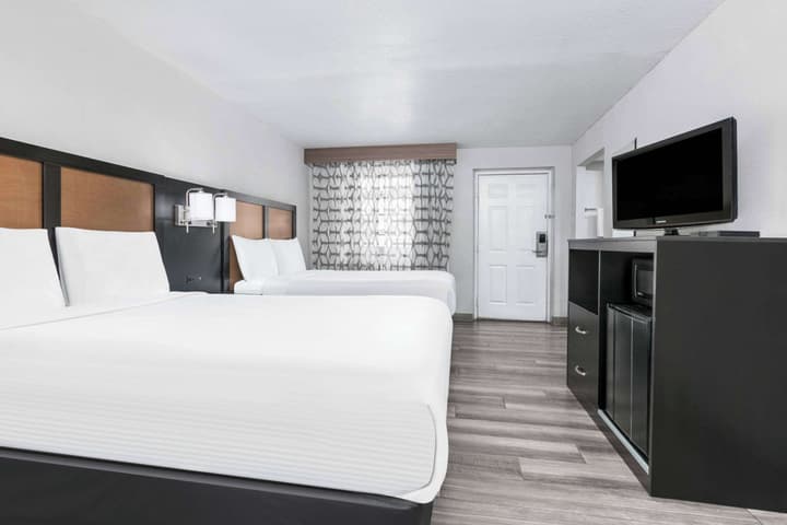 Baymont by Wyndham Austin University Area