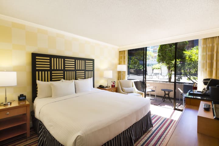 Pinnacle Hotel Harbourfront