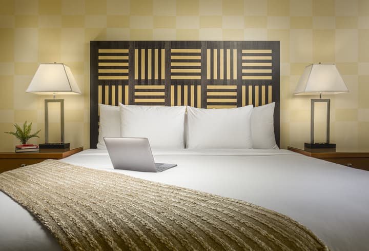 Pinnacle Hotel Harbourfront