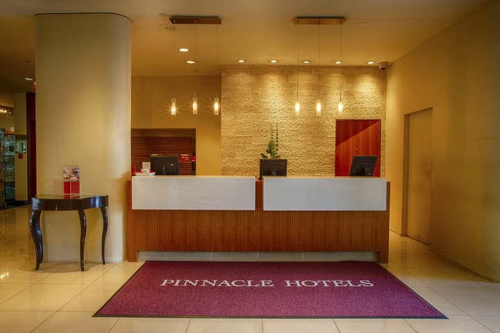 Pinnacle Hotel Harbourfront