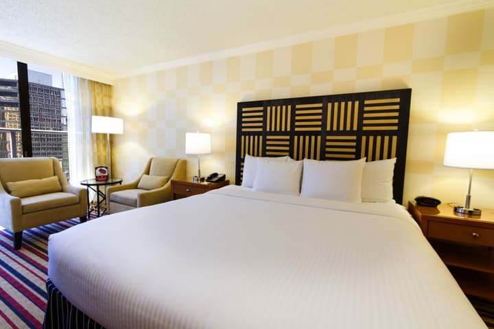 Pinnacle Hotel Harbourfront