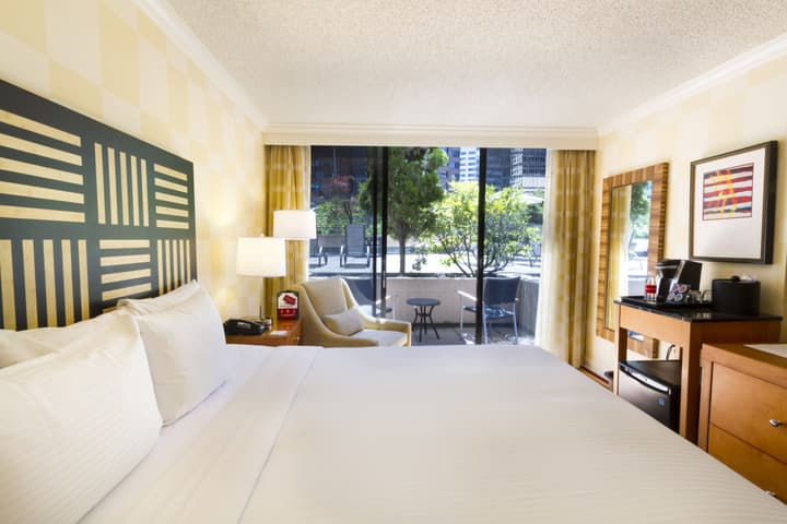 Pinnacle Hotel Harbourfront