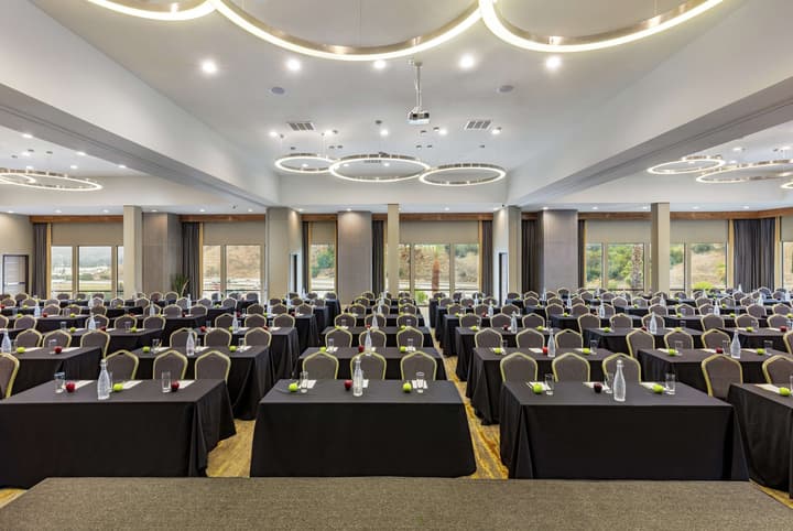 DoubleTree by Hilton Pomona