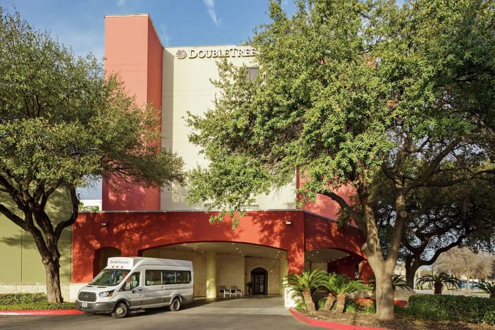 DoubleTree by Hilton San Antonio Downtown