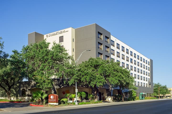 DoubleTree by Hilton San Antonio Downtown