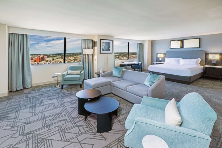 DoubleTree by Hilton Tulsa Downtown