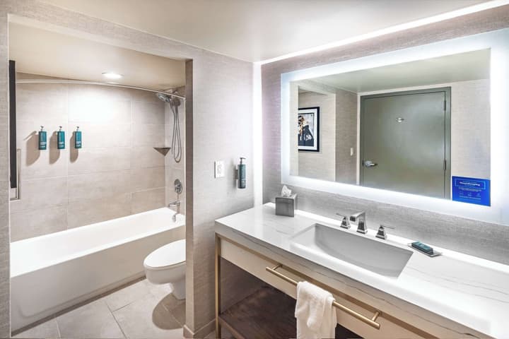 DoubleTree by Hilton Tulsa Downtown