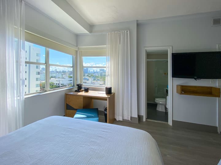 Marseilles Beachfront Hotel
