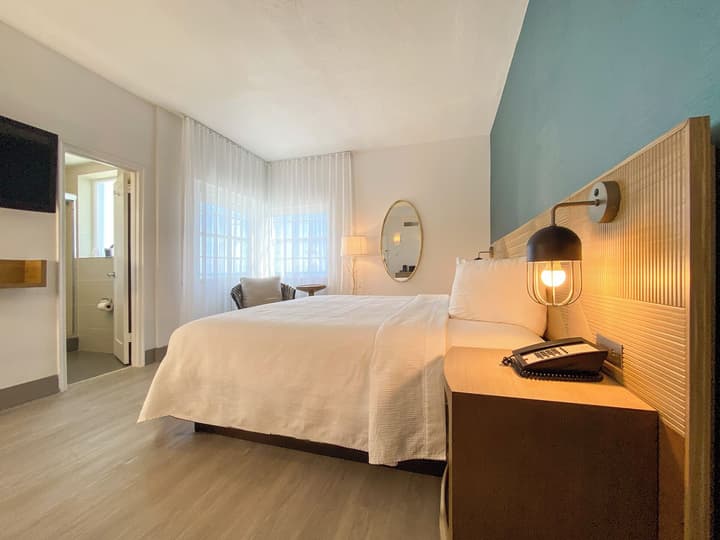 Marseilles Beachfront Hotel
