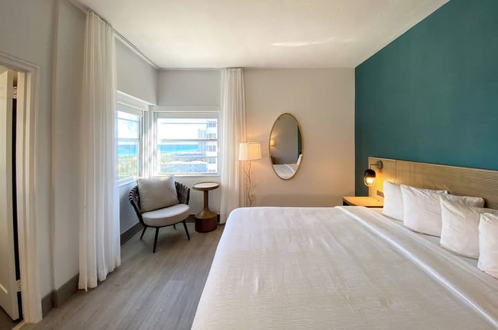 Marseilles Beachfront Hotel