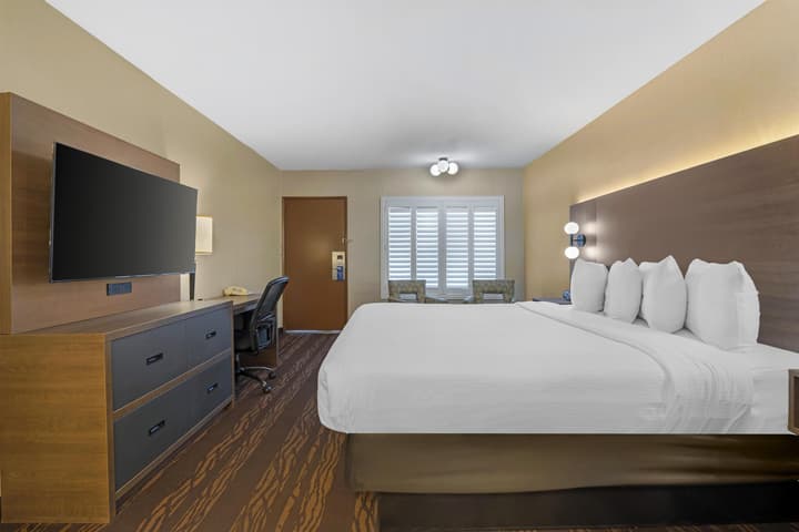 Best Western Plus Stovall's Inn