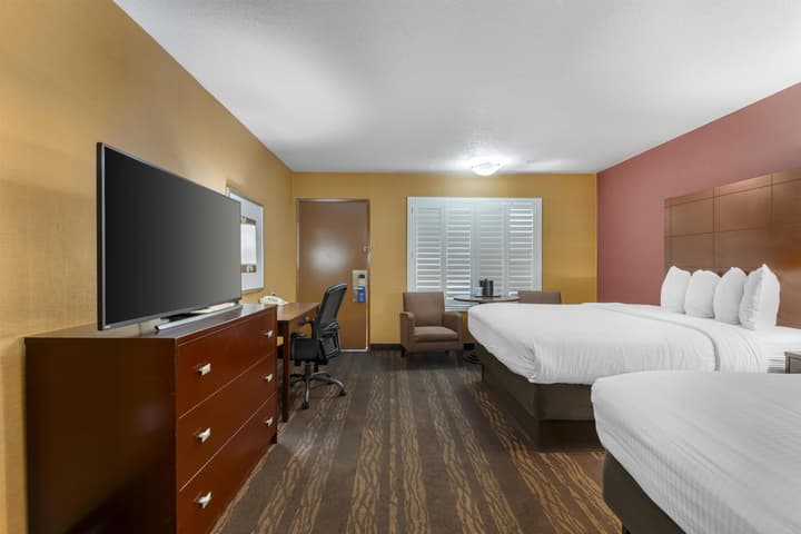 Best Western Plus Stovall's Inn
