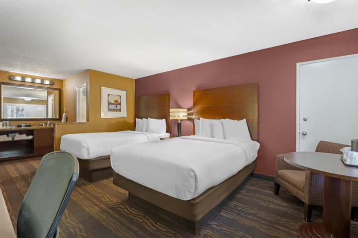 Best Western Plus Stovall's Inn