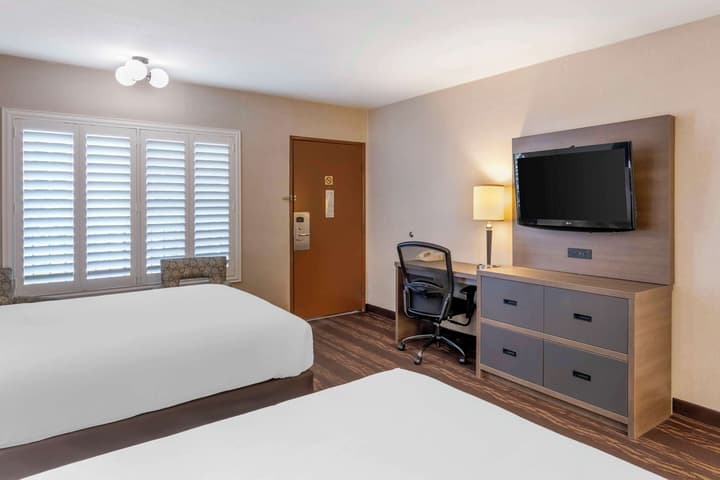 Best Western Plus Stovall's Inn