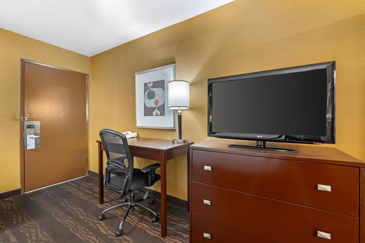 Best Western Plus Stovall's Inn