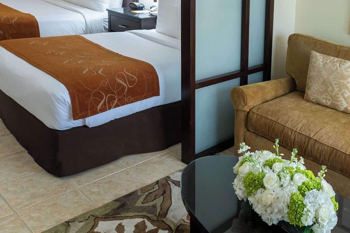 Comfort Suites Paradise Island