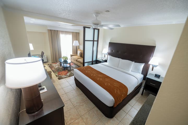 Comfort Suites Paradise Island