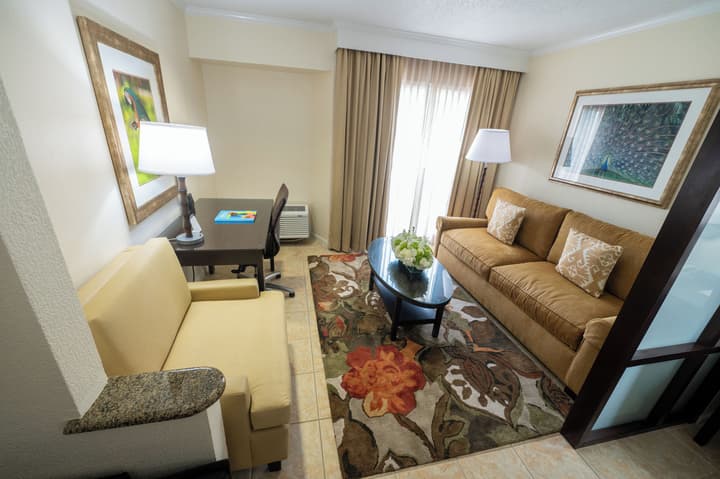 Comfort Suites Paradise Island