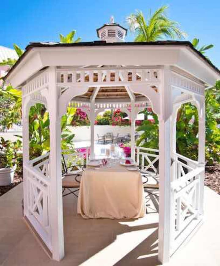 Comfort Suites Paradise Island