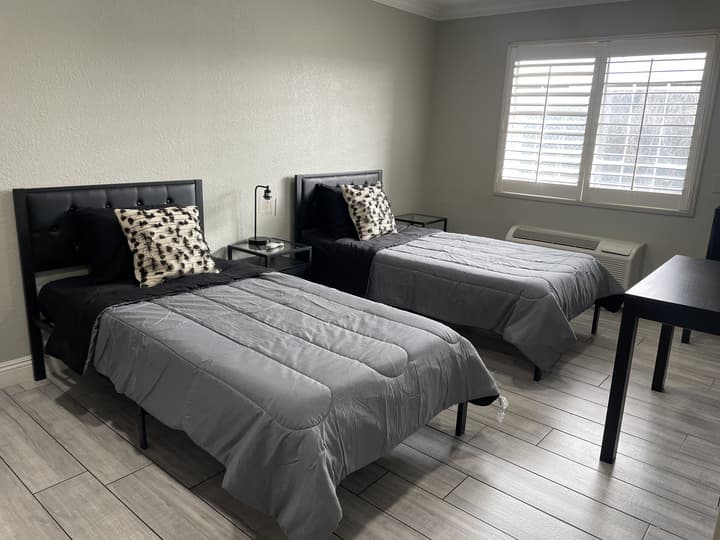 Cabana Inn & Suites