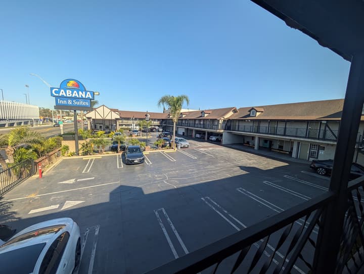 Cabana Inn & Suites