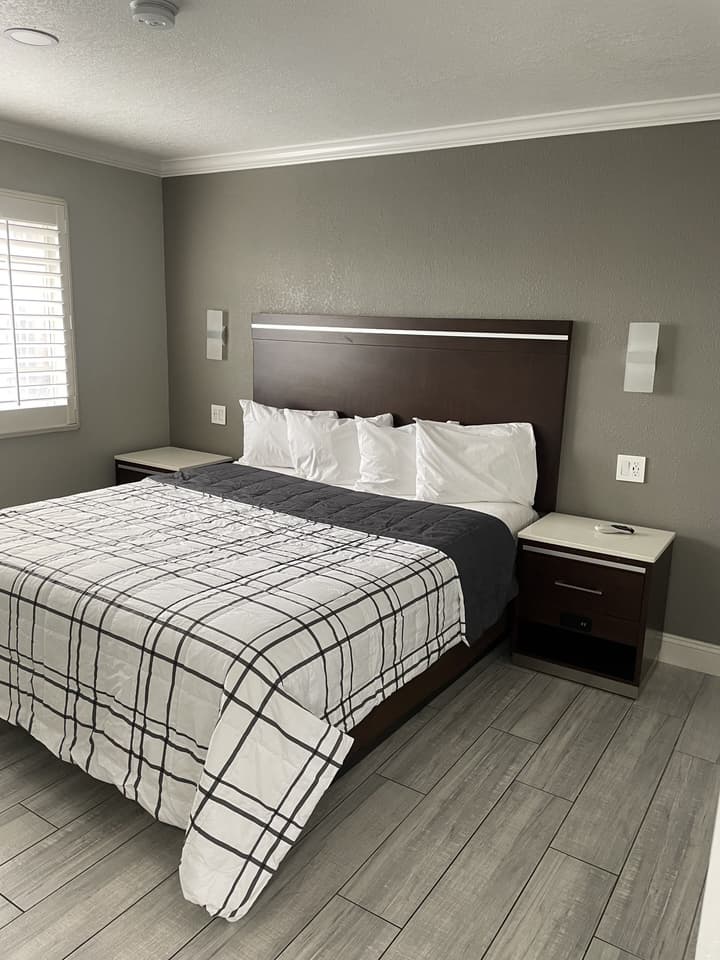Cabana Inn & Suites