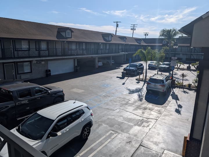 Cabana Inn & Suites