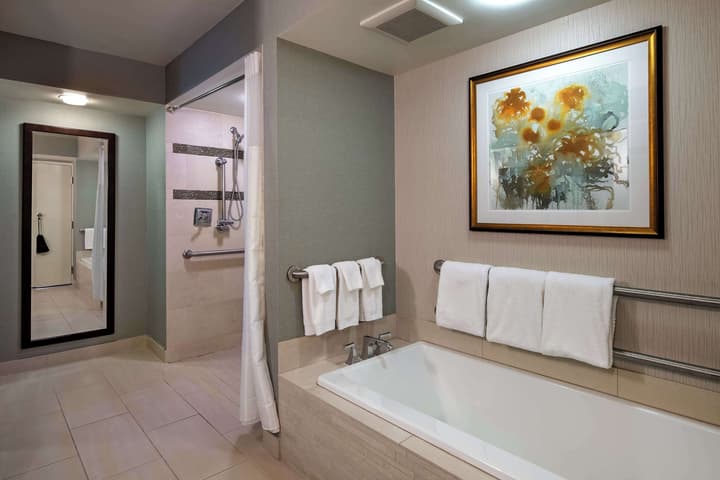 DoubleTree by Hilton Washington DC - Crystal City