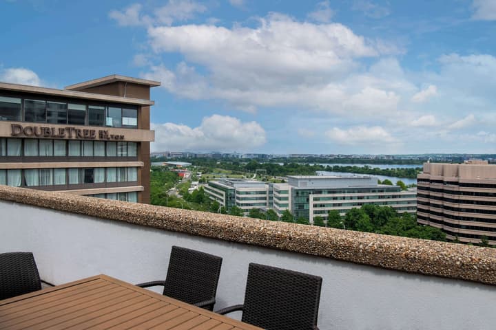 DoubleTree by Hilton Washington DC - Crystal City