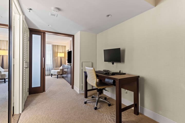 DoubleTree by Hilton Washington DC - Crystal City