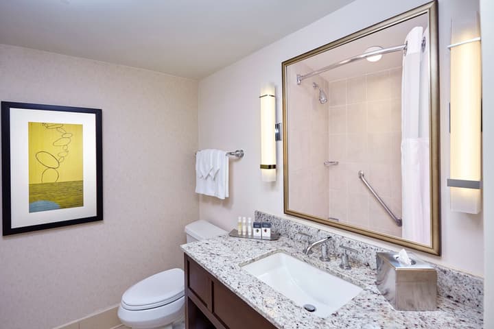 DoubleTree by Hilton Washington DC - Crystal City