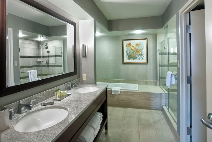 DoubleTree by Hilton Washington DC - Crystal City