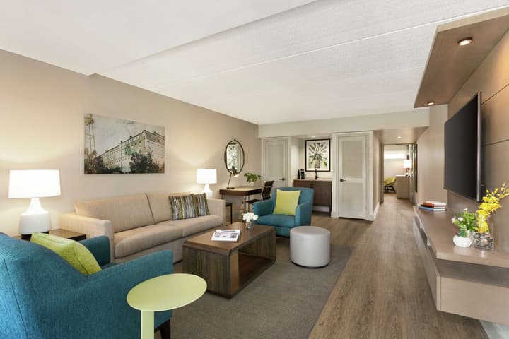 Hotel Alba, Tapestry Collection by Hilton