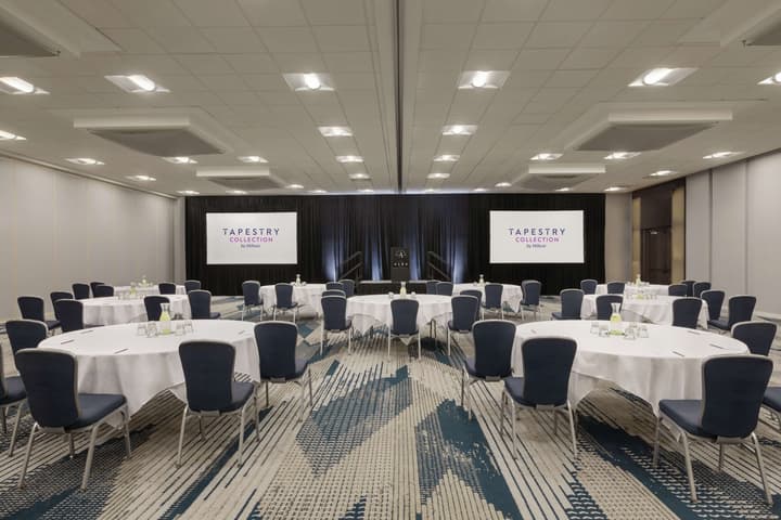 Hotel Alba, Tapestry Collection by Hilton
