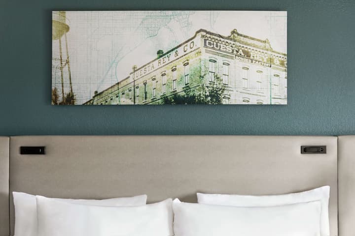 Hotel Alba, Tapestry Collection by Hilton