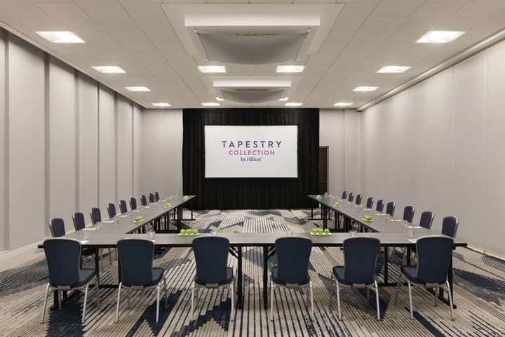 Hotel Alba, Tapestry Collection by Hilton