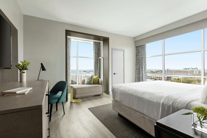 Hotel Alba, Tapestry Collection by Hilton