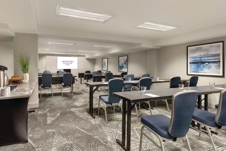Hotel Alba, Tapestry Collection by Hilton