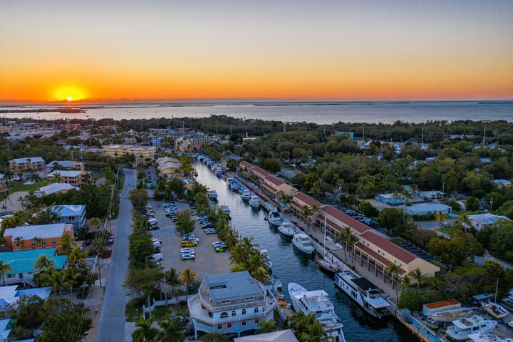 Waterside Suites & Marina