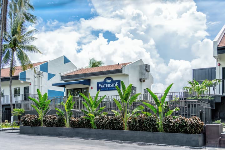 Waterside Suites & Marina