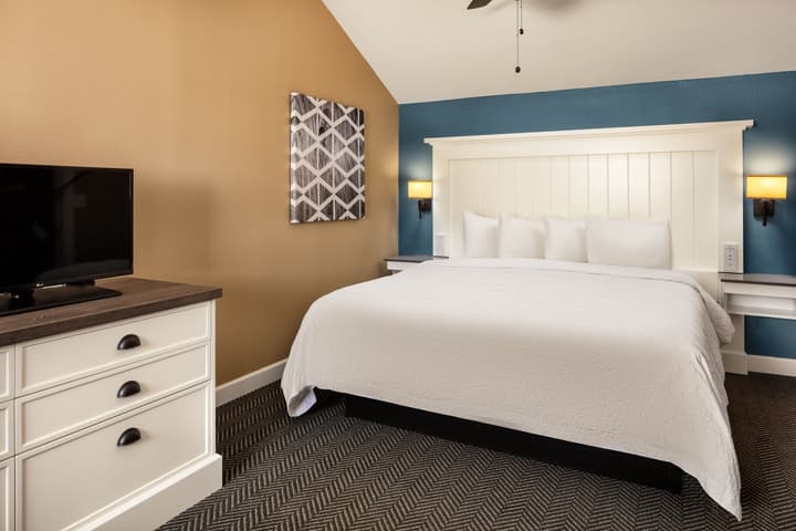 Waterside Suites & Marina