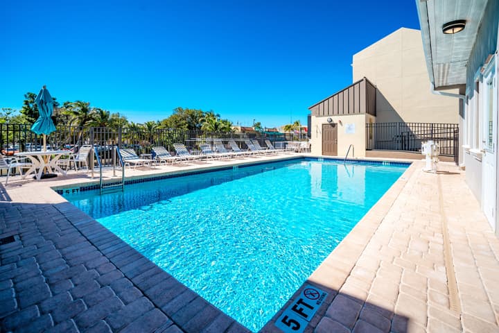 Waterside Suites & Marina