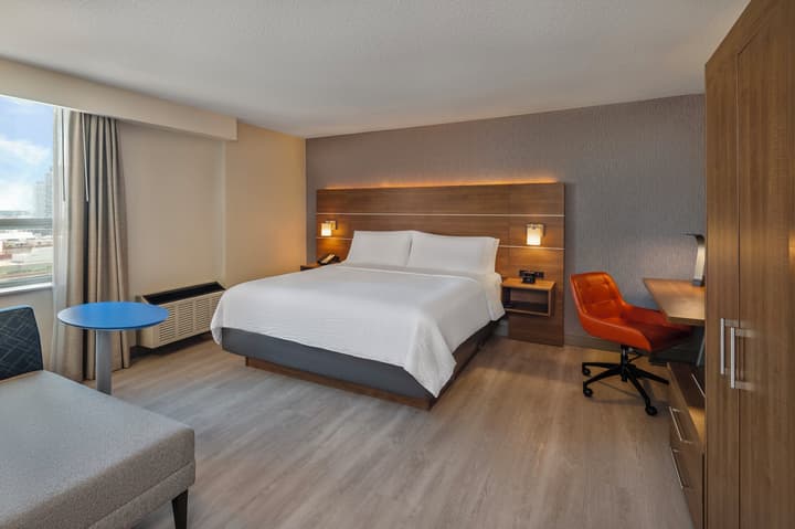 Holiday Inn Express Toronto - Downtown by IHG