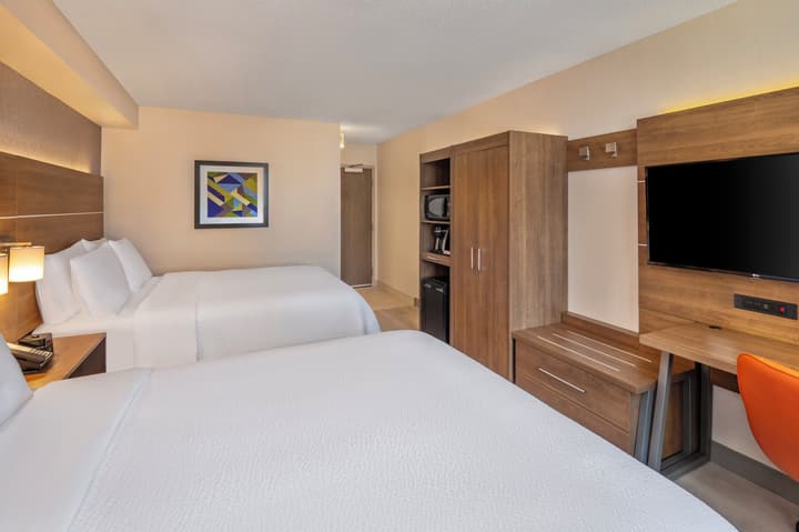 Holiday Inn Express Toronto - Downtown by IHG