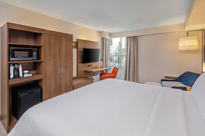 Holiday Inn Express Toronto - Downtown by IHG